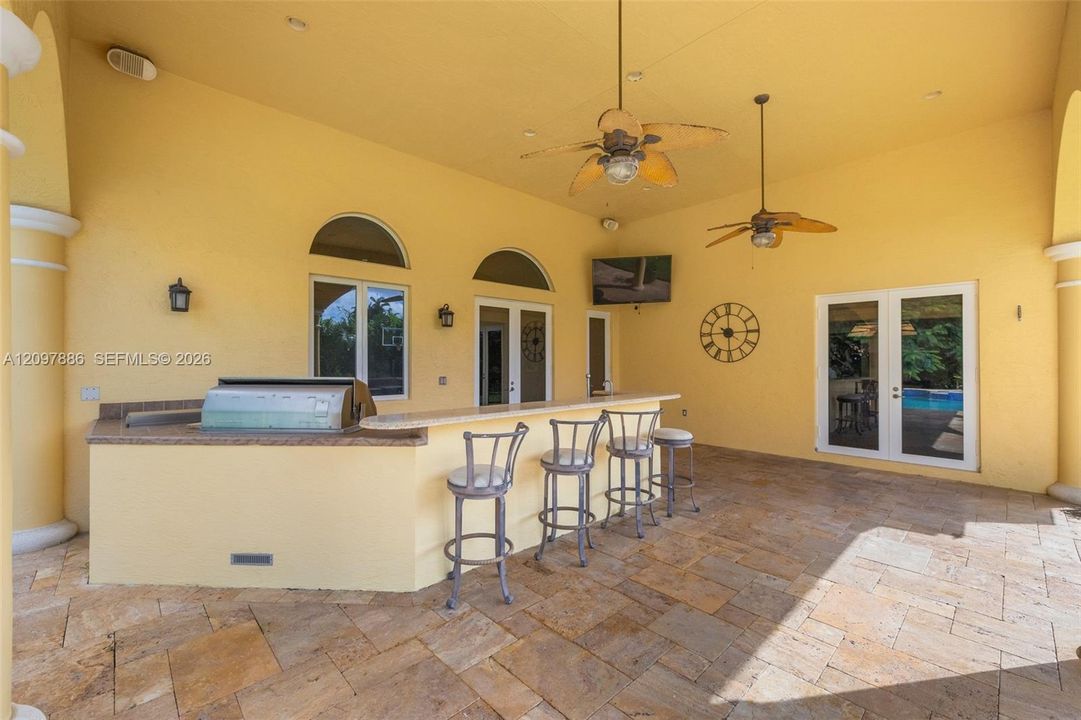 For Sale: $2,950,000 (6 beds, 5 baths, 5651 Square Feet)