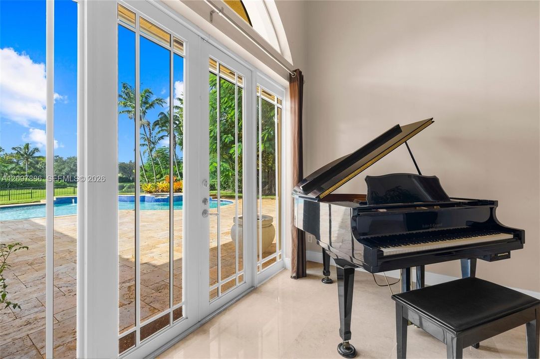 For Sale: $2,950,000 (6 beds, 5 baths, 5651 Square Feet)