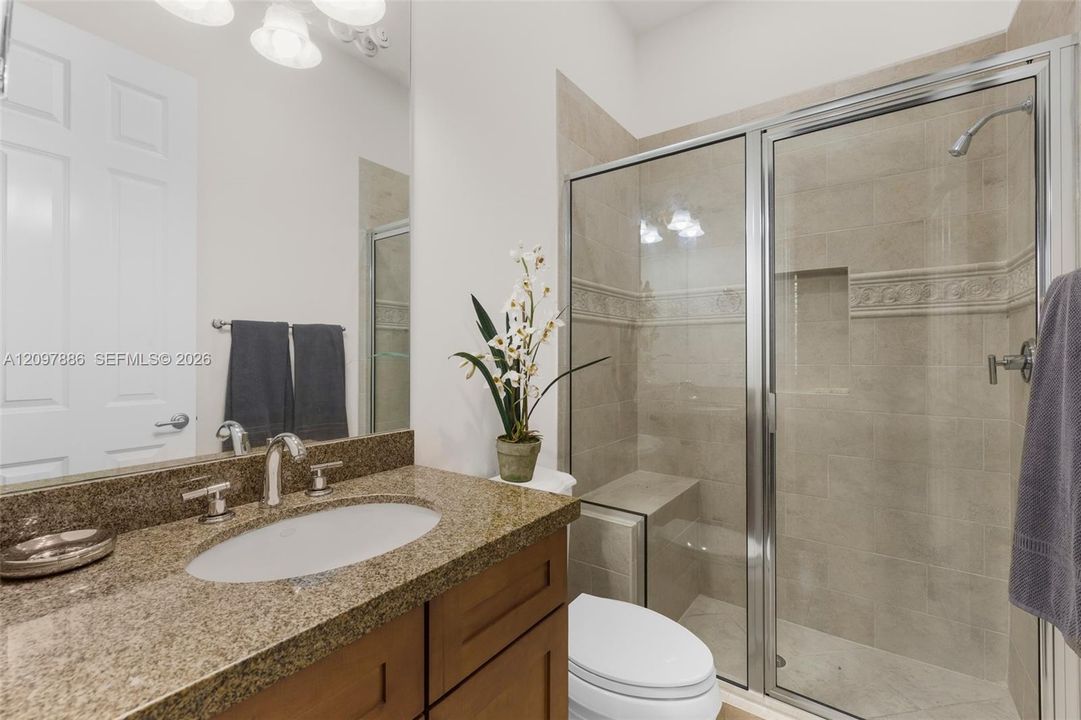 For Sale: $2,950,000 (6 beds, 5 baths, 5651 Square Feet)