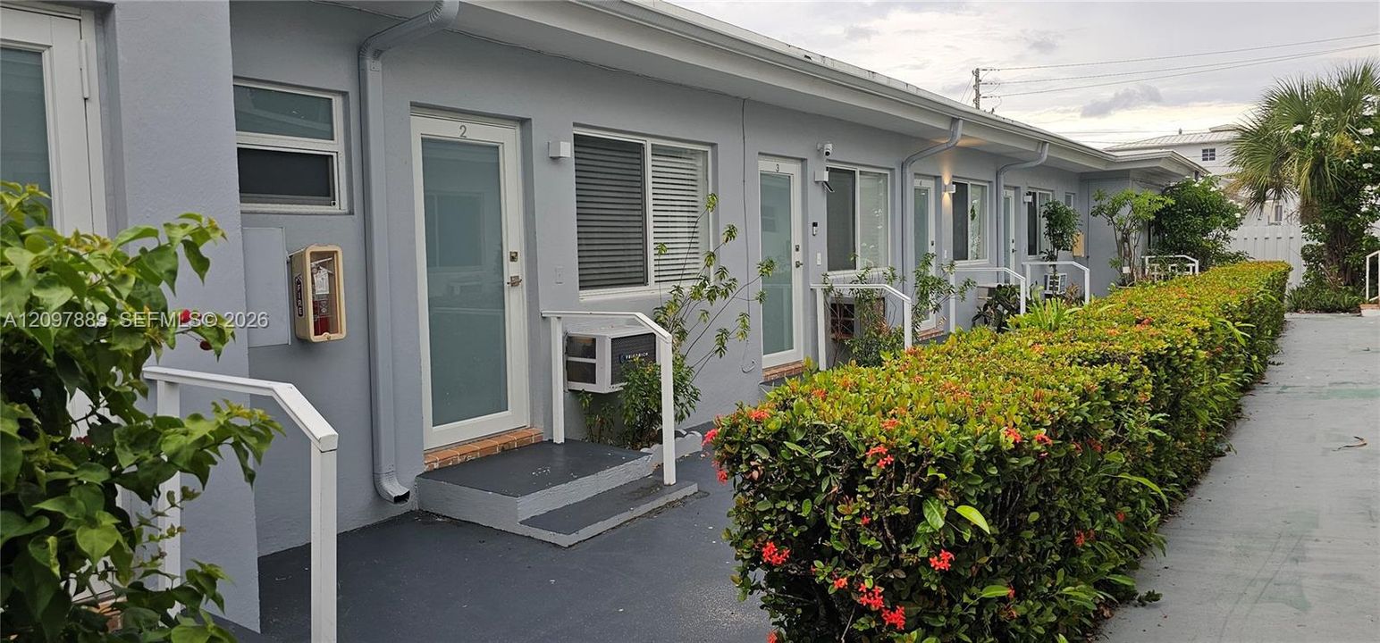 For Rent: $1,875 (1 beds, 1 baths, 590 Square Feet)