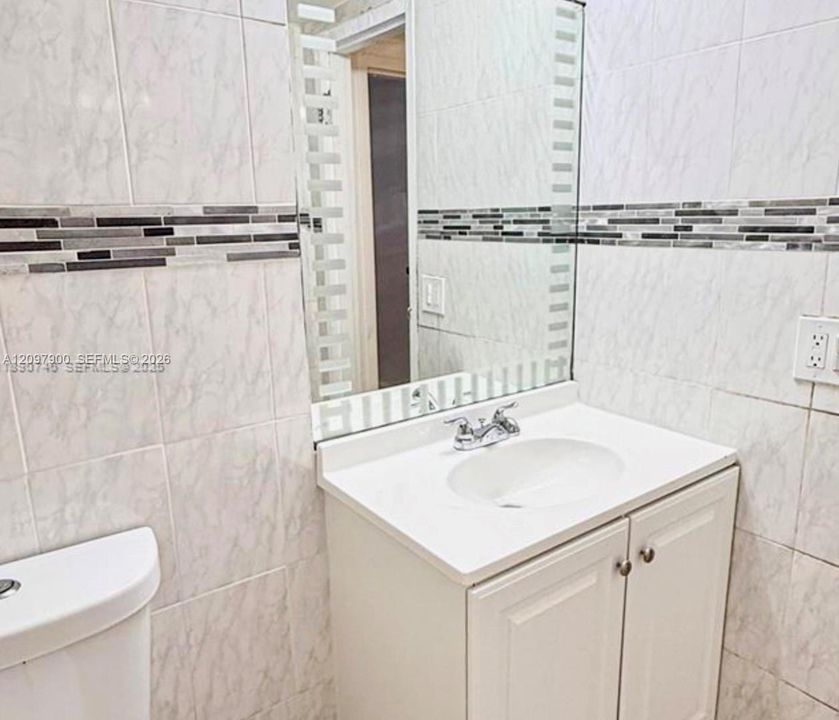 En Renta: $1,600 (2 camas, 1 baños, 810 Pies cuadrados)