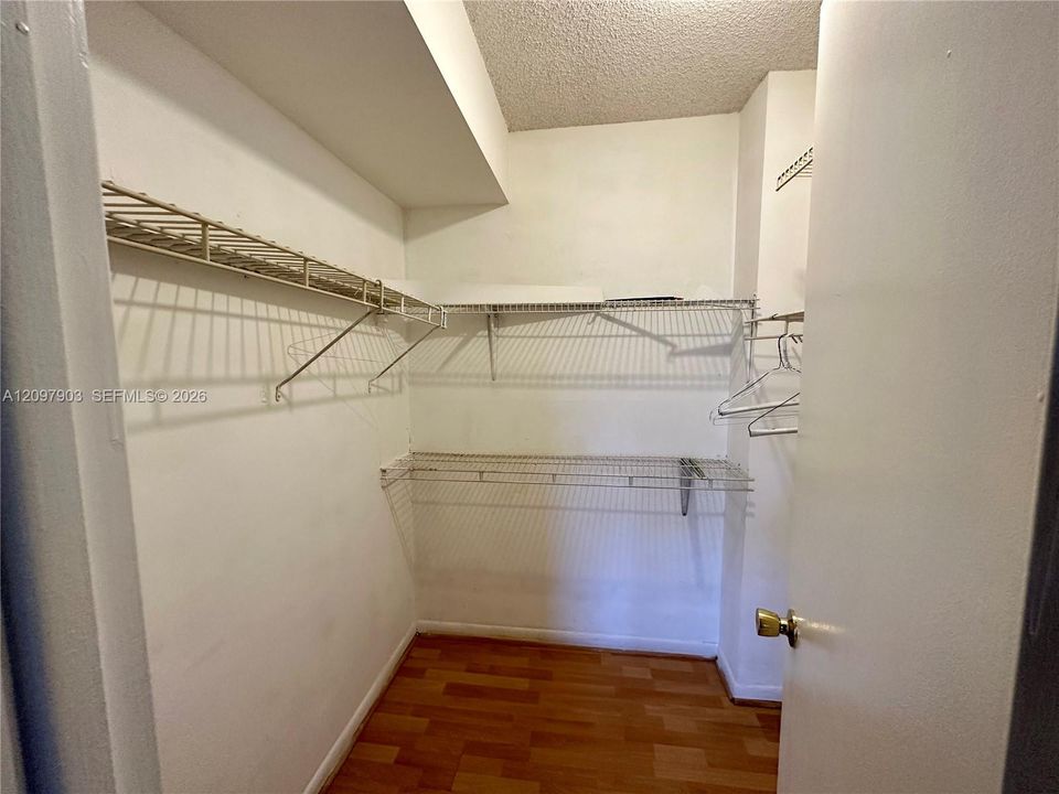 En Renta: $1,800 (2 camas, 2 baños, 1021 Pies cuadrados)