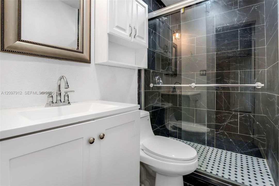 En Venta: $560,000 (3 camas, 2 baños, 1326 Pies cuadrados)