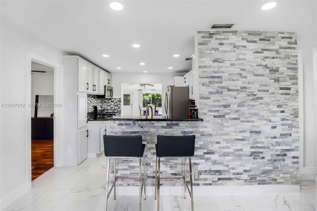 En Venta: $560,000 (3 camas, 2 baños, 1326 Pies cuadrados)