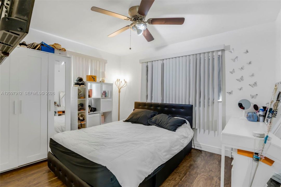 En Venta: $560,000 (3 camas, 2 baños, 1326 Pies cuadrados)