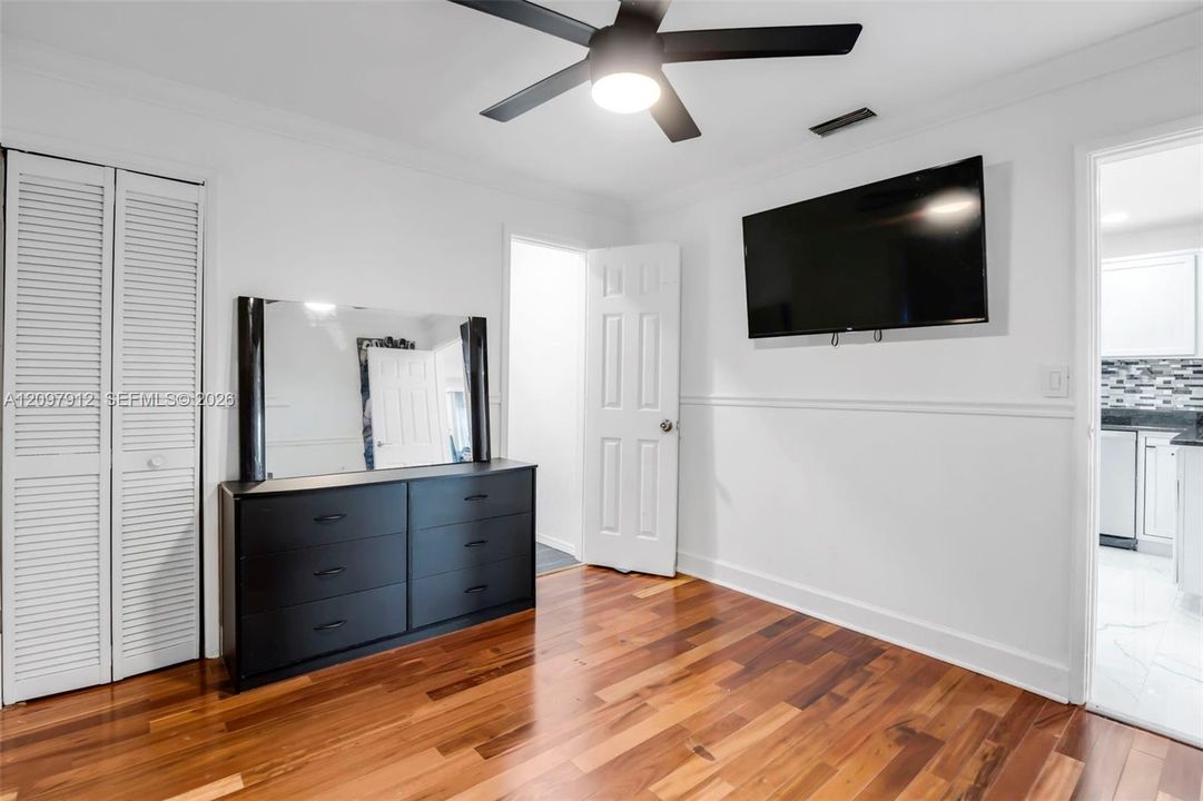 En Venta: $560,000 (3 camas, 2 baños, 1326 Pies cuadrados)