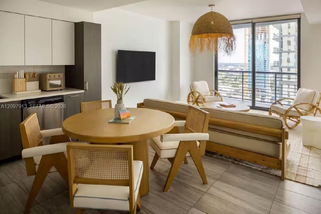 For Sale: $585,000 (0 beds, 1 baths, 309 Square Feet)