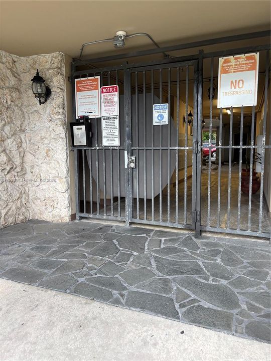 For Rent: $1,650 (1 beds, 1 baths, 770 Square Feet)