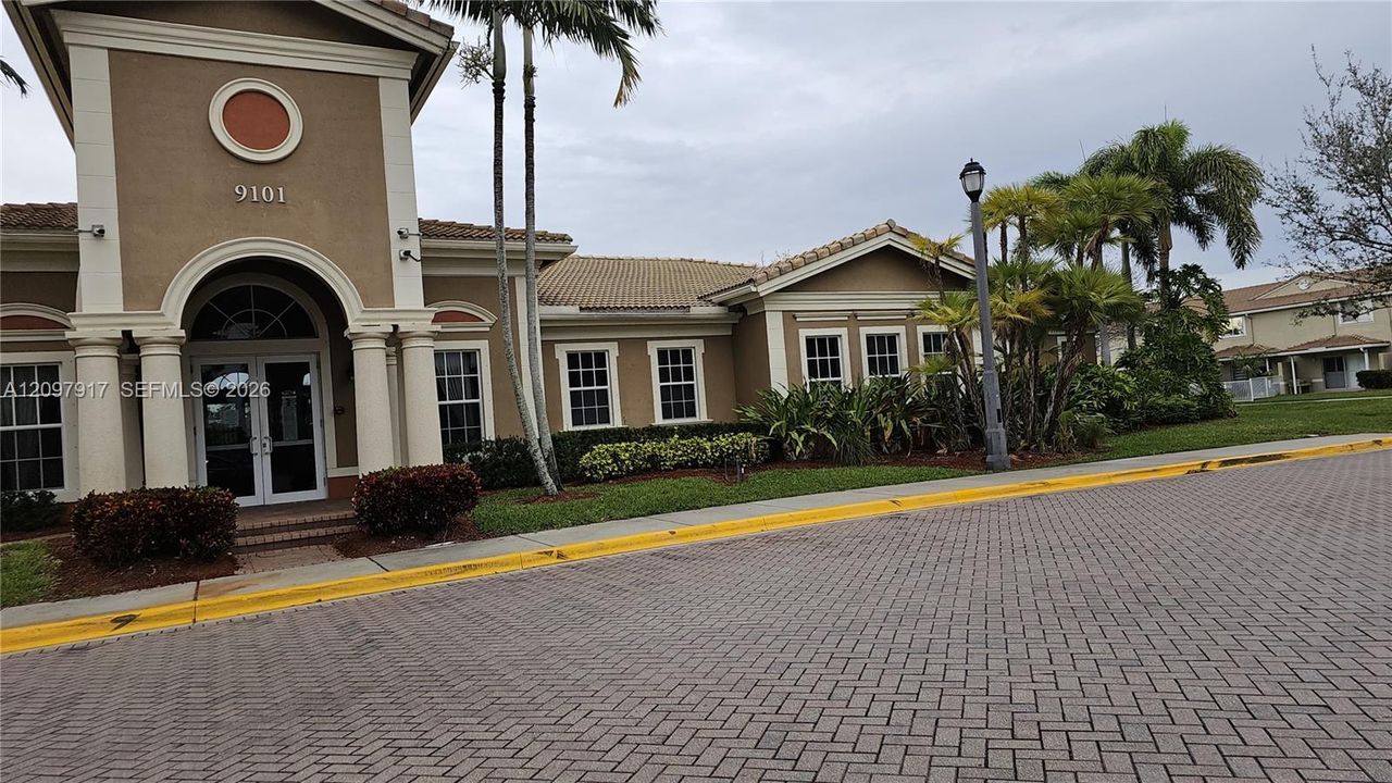 For Rent: $2,500 (2 beds, 2 baths, 1224 Square Feet)