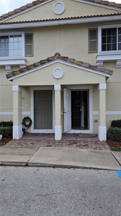 For Rent: $2,500 (2 beds, 2 baths, 1224 Square Feet)