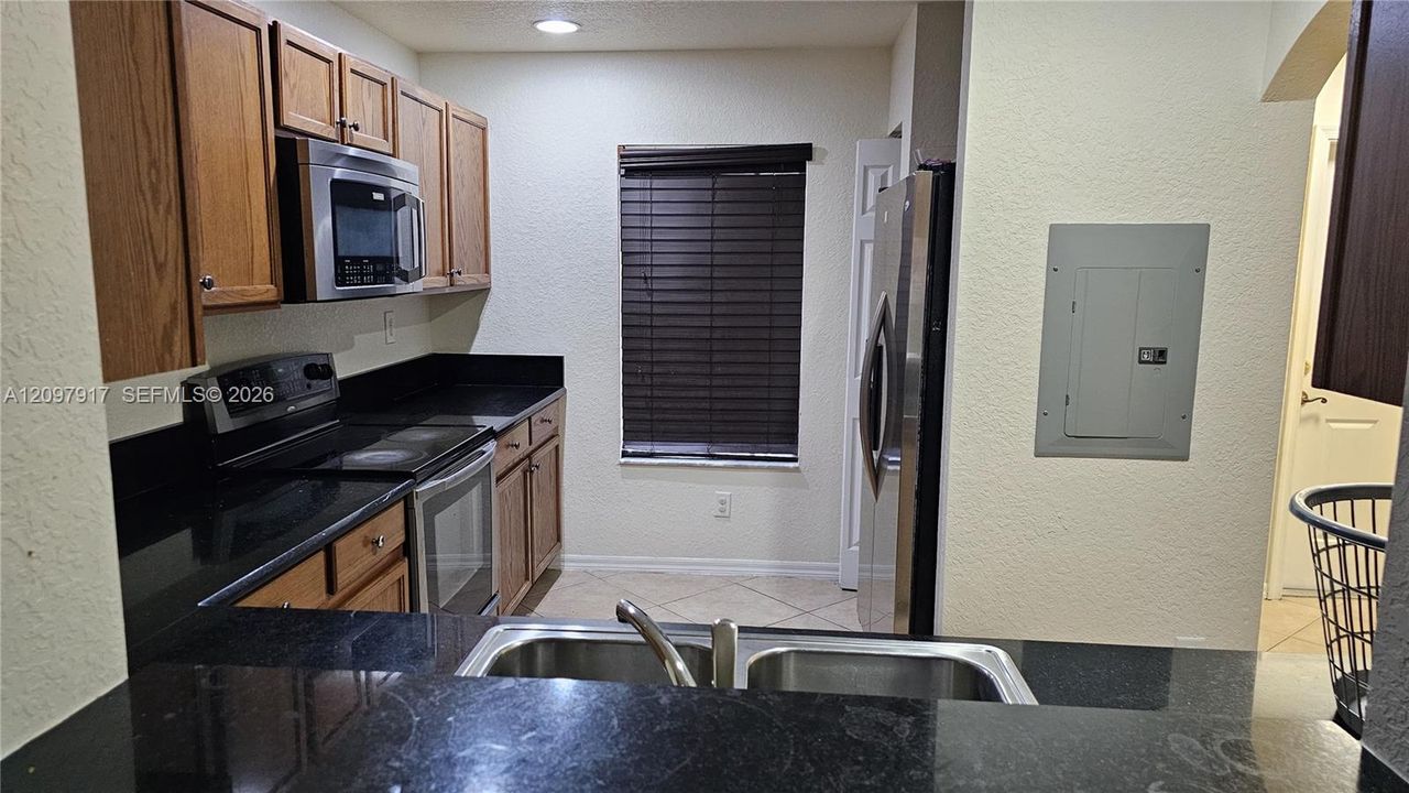 For Rent: $2,500 (2 beds, 2 baths, 1224 Square Feet)