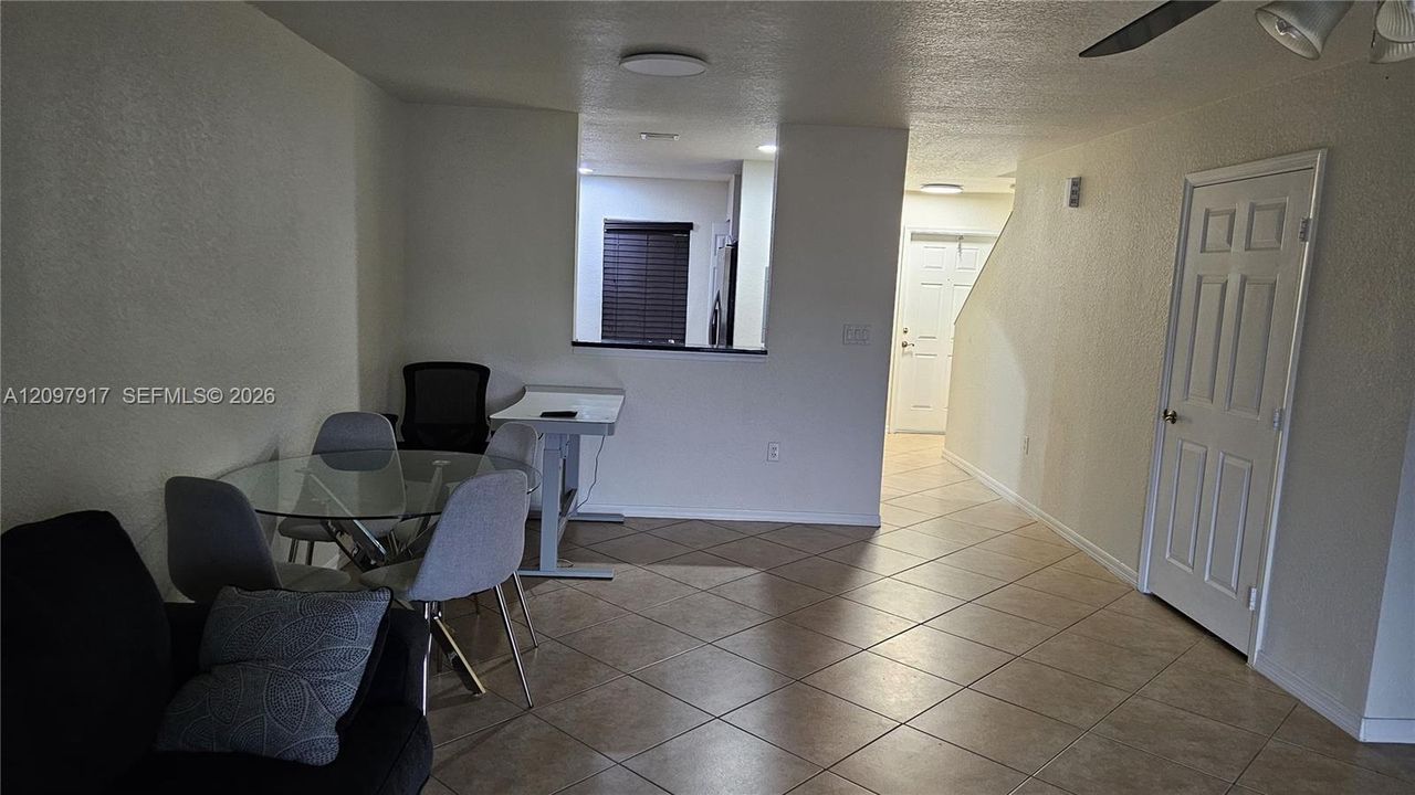 For Rent: $2,500 (2 beds, 2 baths, 1224 Square Feet)