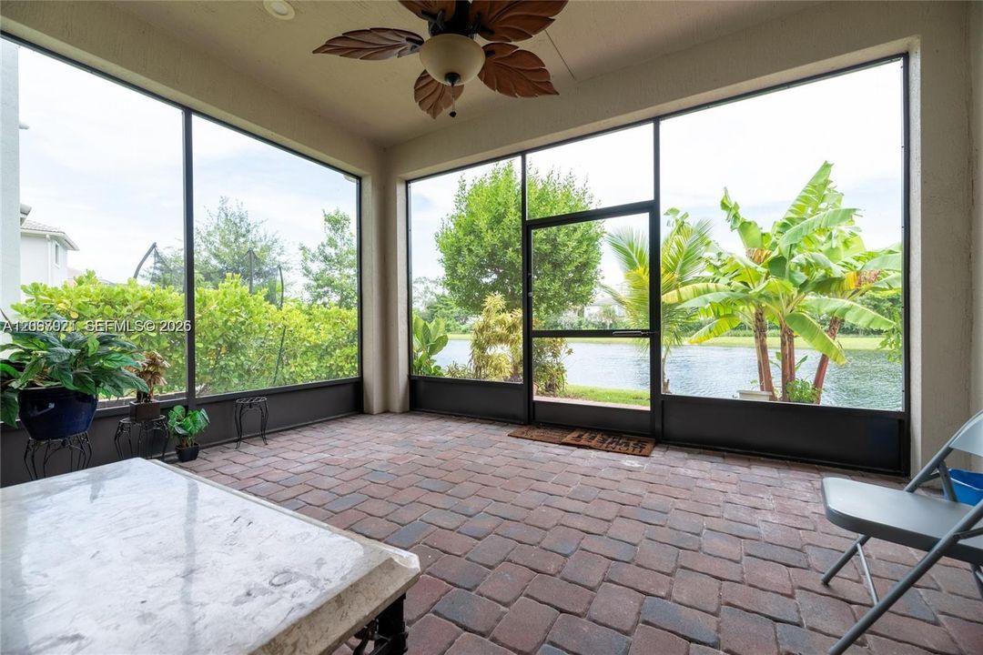 For Sale: $965,000 (5 beds, 3 baths, 3069 Square Feet)