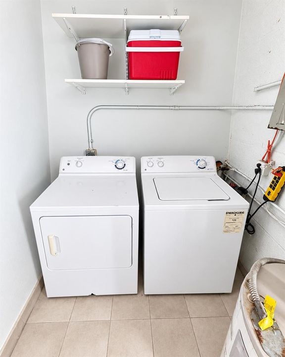Bright Utility Laundry Nook