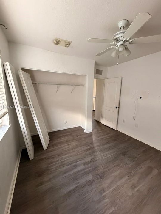 En Venta: $435,000 (5 camas, 3 baños, 2627 Pies cuadrados)