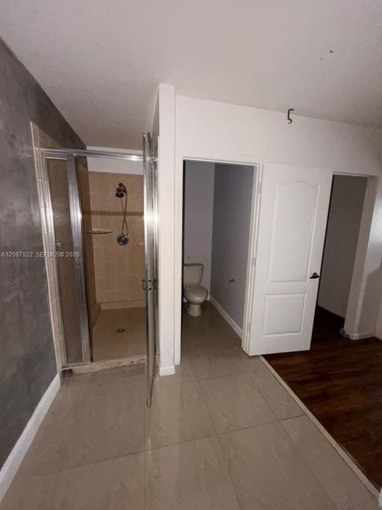 En Venta: $435,000 (5 camas, 3 baños, 2627 Pies cuadrados)