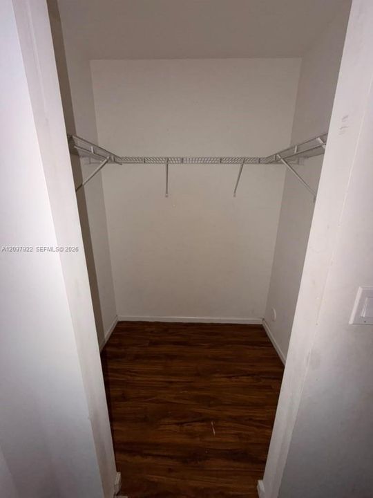En Venta: $435,000 (5 camas, 3 baños, 2627 Pies cuadrados)
