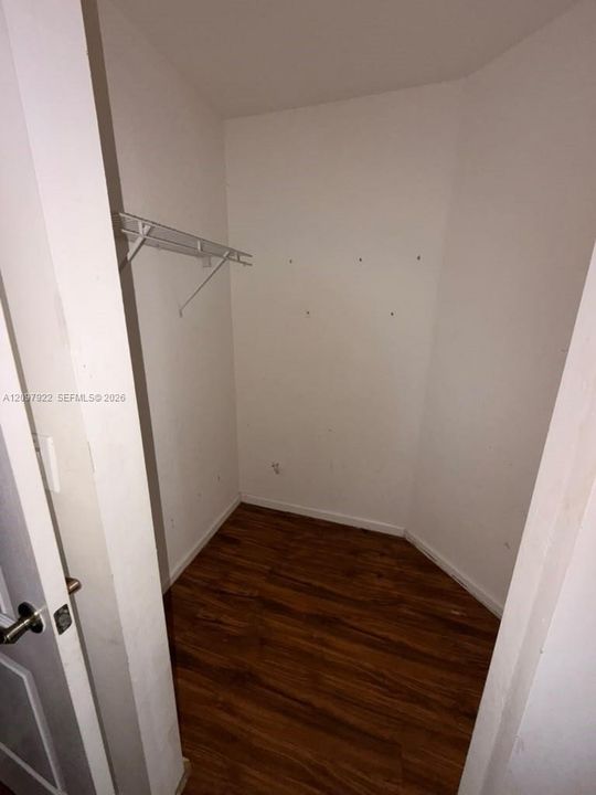 En Venta: $435,000 (5 camas, 3 baños, 2627 Pies cuadrados)