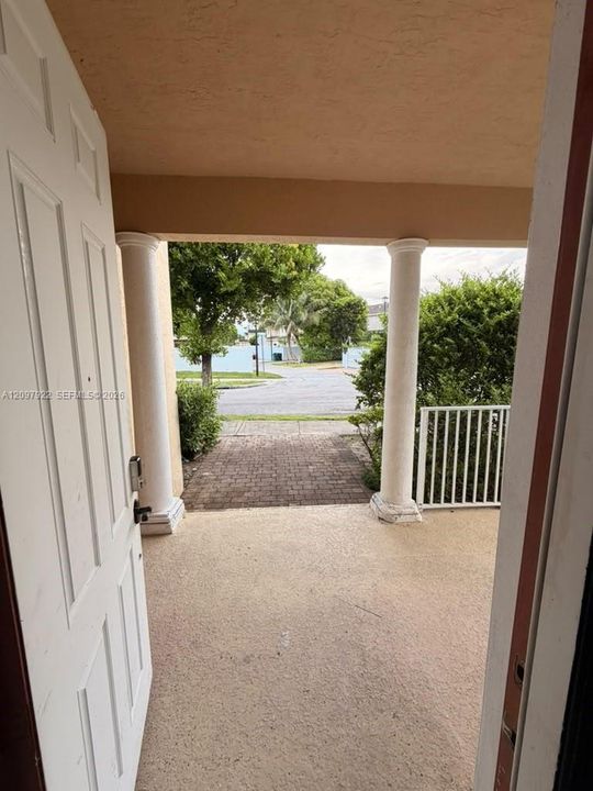 En Venta: $435,000 (5 camas, 3 baños, 2627 Pies cuadrados)