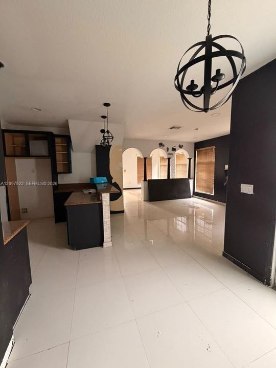 En Venta: $435,000 (5 camas, 3 baños, 2627 Pies cuadrados)