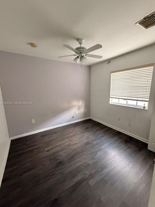 En Venta: $435,000 (5 camas, 3 baños, 2627 Pies cuadrados)