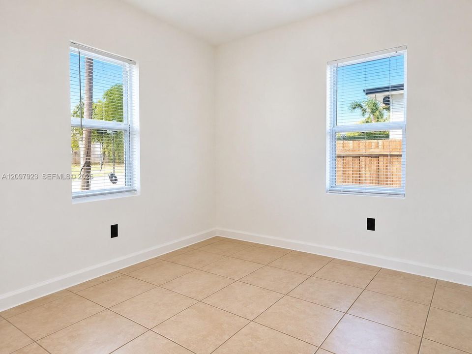 En Venta: $449,000 (0 camas, 0 baños, 880 Pies cuadrados)