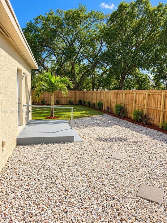 En Venta: $449,000 (0 camas, 0 baños, 880 Pies cuadrados)