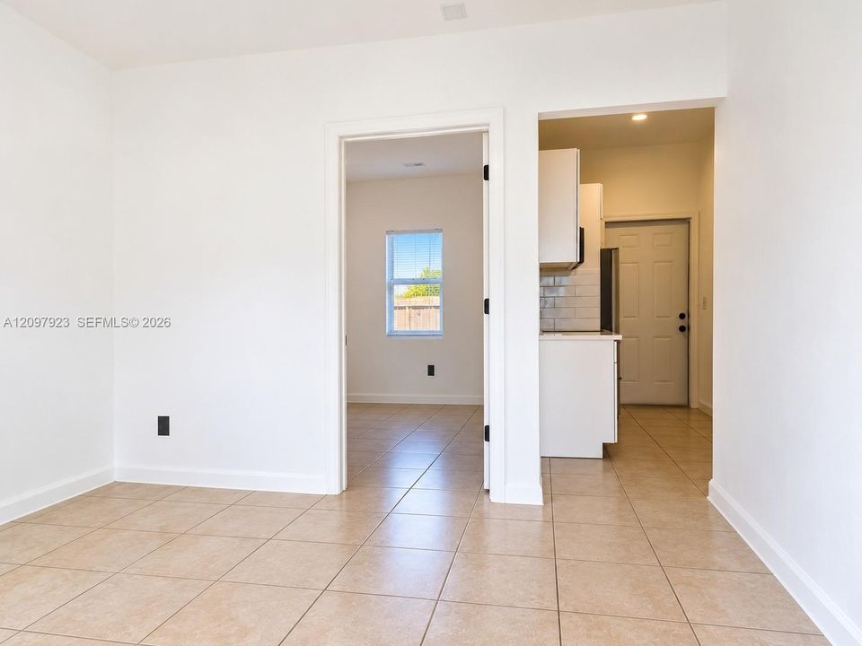 En Venta: $449,000 (0 camas, 0 baños, 880 Pies cuadrados)