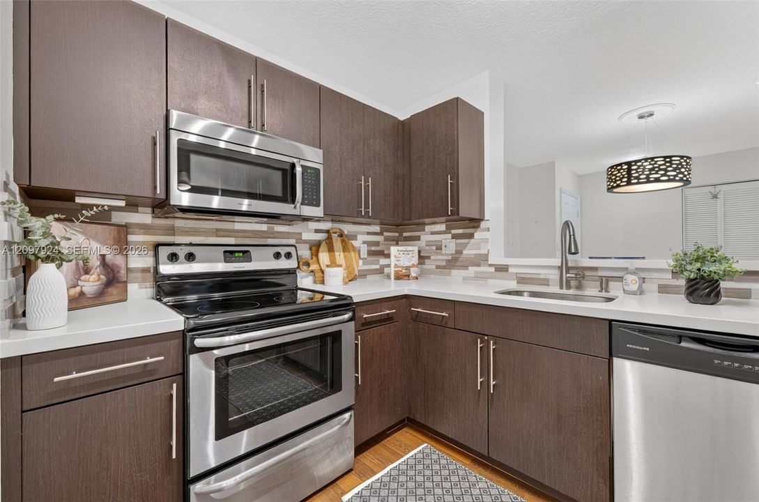 En Venta: $360,000 (2 camas, 2 baños, 1030 Pies cuadrados)