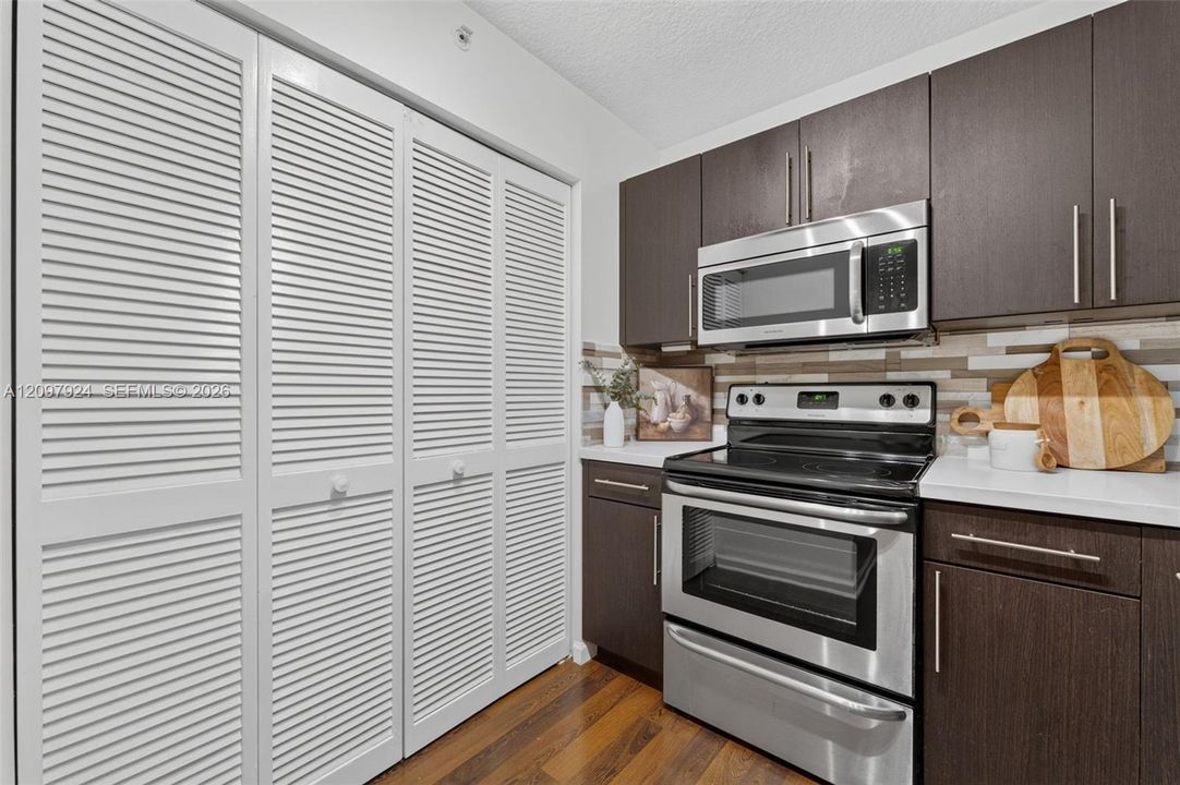 En Venta: $360,000 (2 camas, 2 baños, 1030 Pies cuadrados)