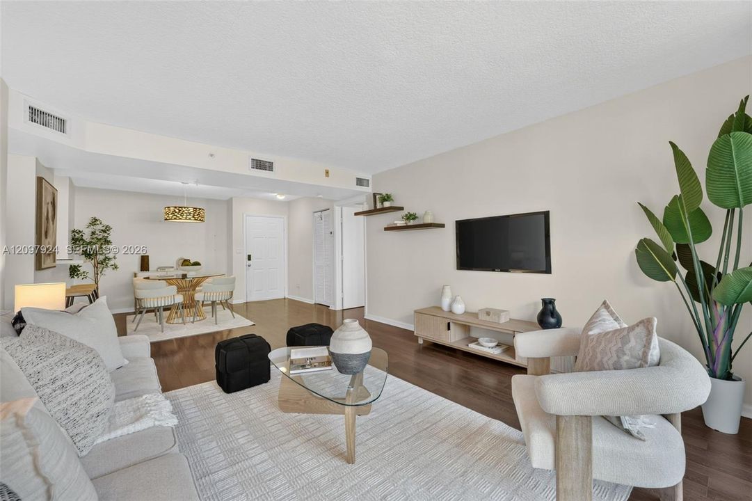 En Venta: $360,000 (2 camas, 2 baños, 1030 Pies cuadrados)
