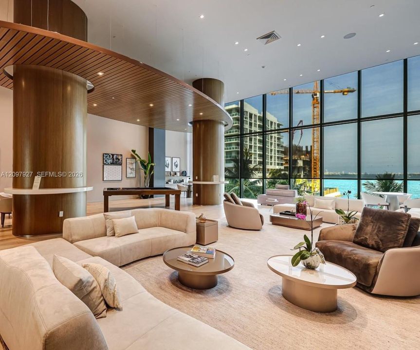 For Sale: $999,000 (2 beds, 2 baths, 1311 Square Feet)