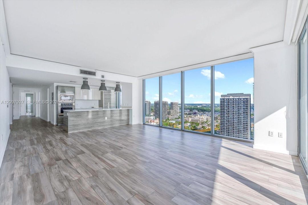 For Sale: $999,000 (2 beds, 2 baths, 1311 Square Feet)