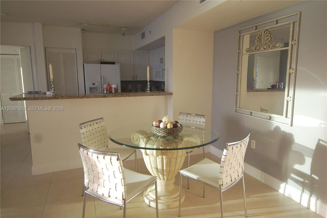 For Rent: $6,000 (2 beds, 2 baths, 1090 Square Feet)