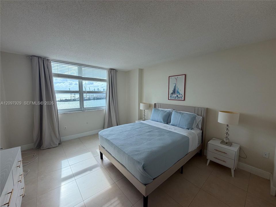 For Rent: $6,000 (2 beds, 2 baths, 1090 Square Feet)