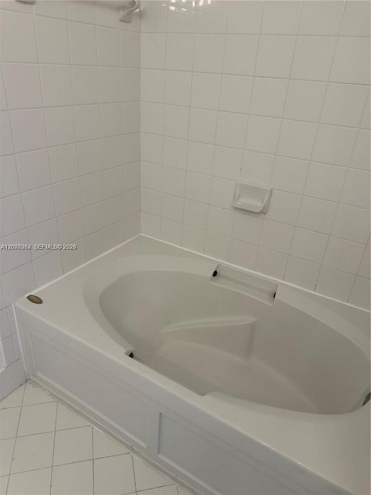 На продажу: $298,000 (2 спален, 2 ванн, 1286 Квадратных фут)
