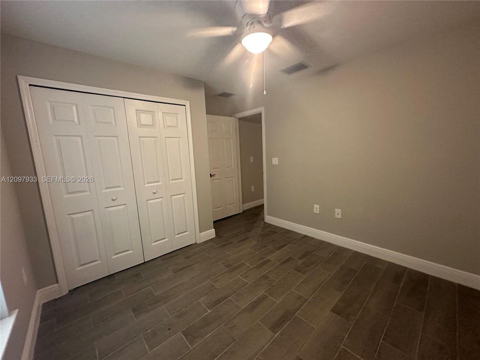 For Rent: $1,600 (3 beds, 2 baths, 1183 Square Feet)
