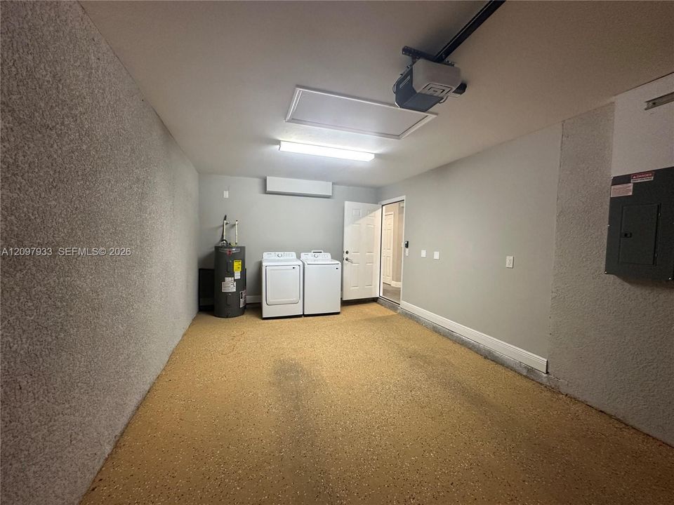 For Rent: $1,600 (3 beds, 2 baths, 1183 Square Feet)