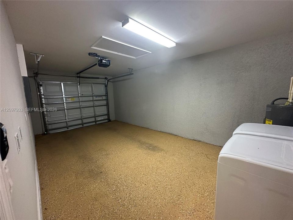 For Rent: $1,600 (3 beds, 2 baths, 1183 Square Feet)