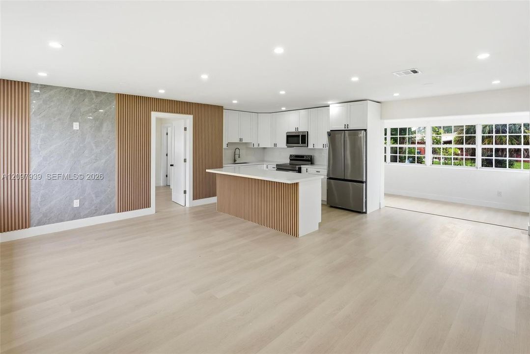 En Venta: $569,900 (3 camas, 2 baños, 1498 Pies cuadrados)
