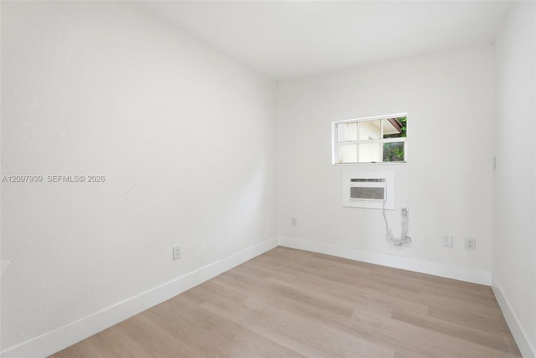 En Venta: $569,900 (3 camas, 2 baños, 1498 Pies cuadrados)