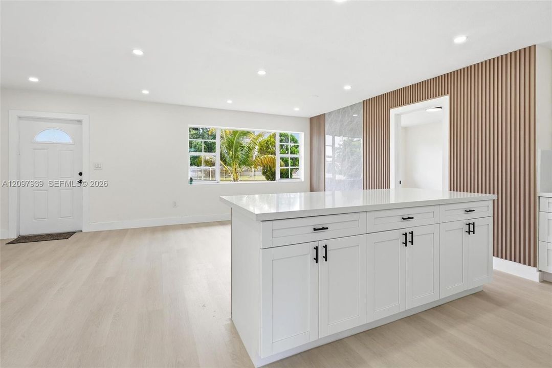 En Venta: $569,900 (3 camas, 2 baños, 1498 Pies cuadrados)