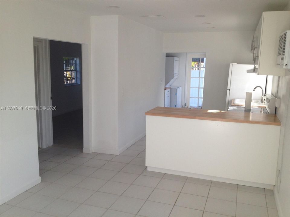 For Rent: $2,700 (2 beds, 1 baths, 1538 Square Feet)