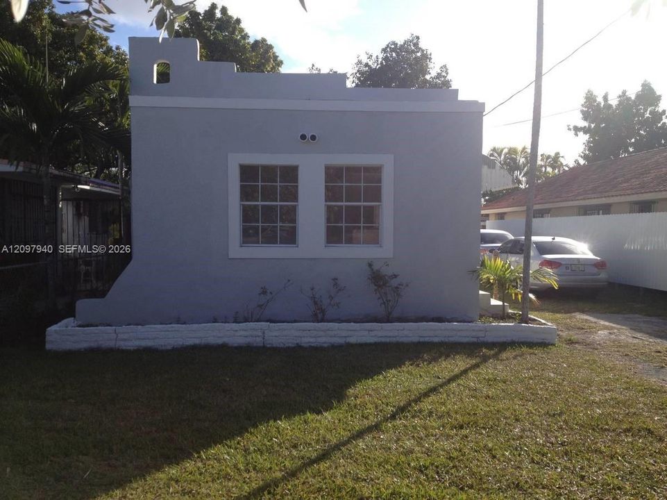 For Rent: $2,700 (2 beds, 1 baths, 1538 Square Feet)