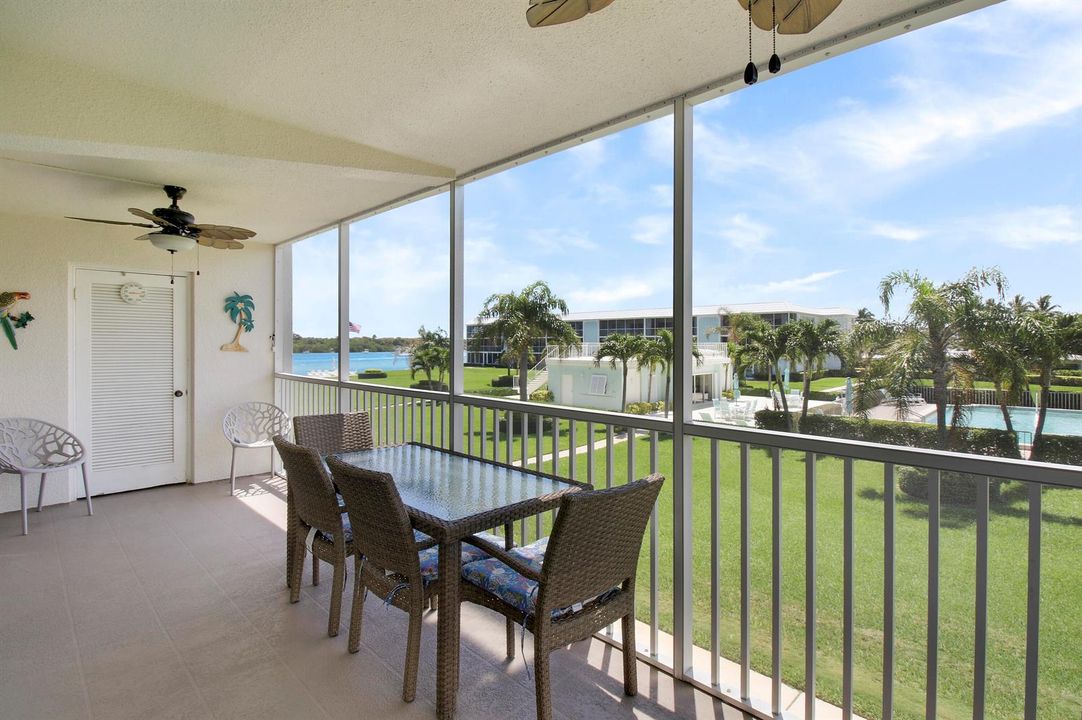 Amazing Views-Screened Covered Patio
