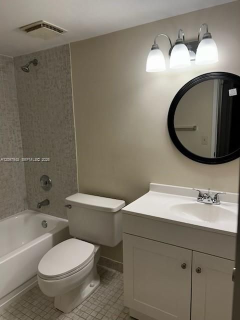 For Rent: $3,200 (3 beds, 2 baths, 1130 Square Feet)
