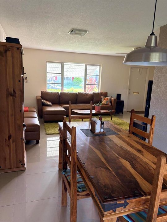 LIVING/DINING