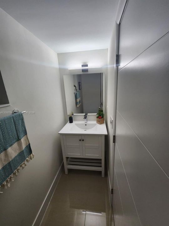 For Rent: $4,500 (4 beds, 2 baths, 1610 Square Feet)