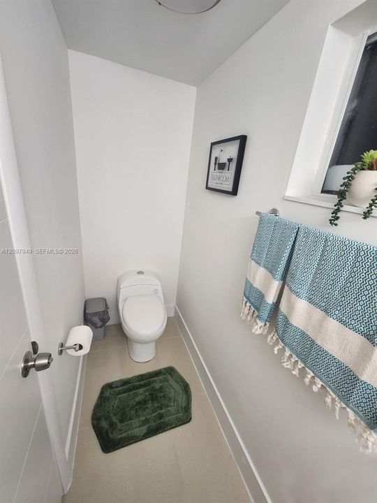 For Rent: $4,500 (4 beds, 2 baths, 1610 Square Feet)