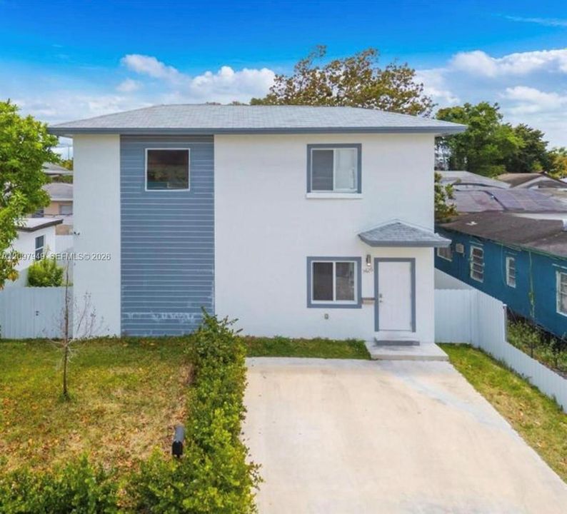 For Rent: $4,500 (4 beds, 2 baths, 1610 Square Feet)